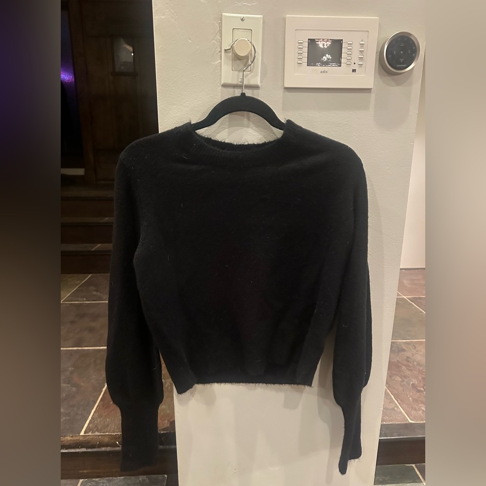 Beautiful, never worn black cashmere sweater